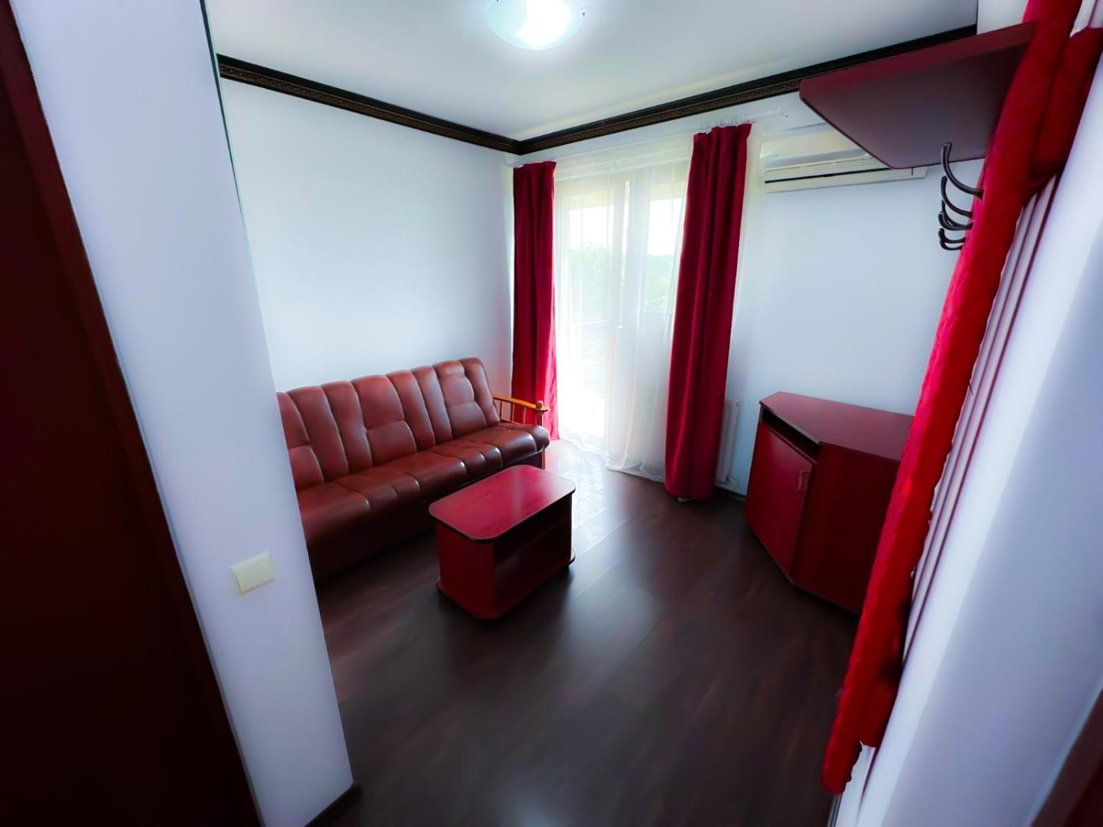 Shamrock Inn Iasi Buitenkant foto