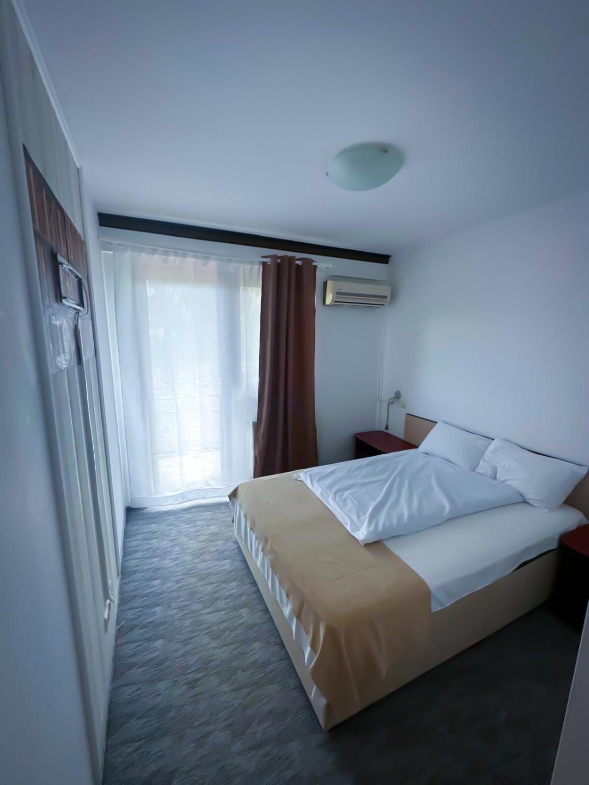 Shamrock Inn Iasi Buitenkant foto